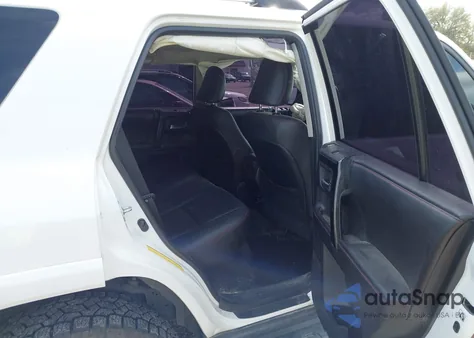 2016 Toyota 4Runner Sr5 z USA, uszkodzony, nr VIN JTEBU5JR6G5293645